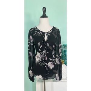 White House Black Market Top Size Medium